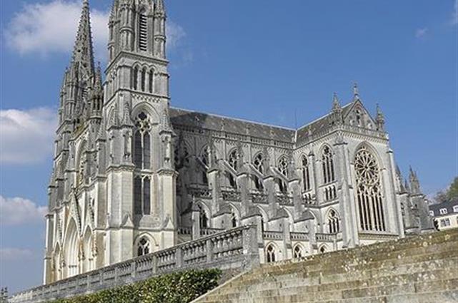 La Basilique Notre Dame de Montligeon